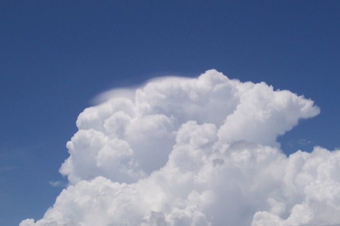 Photograph of a growing cloud.
