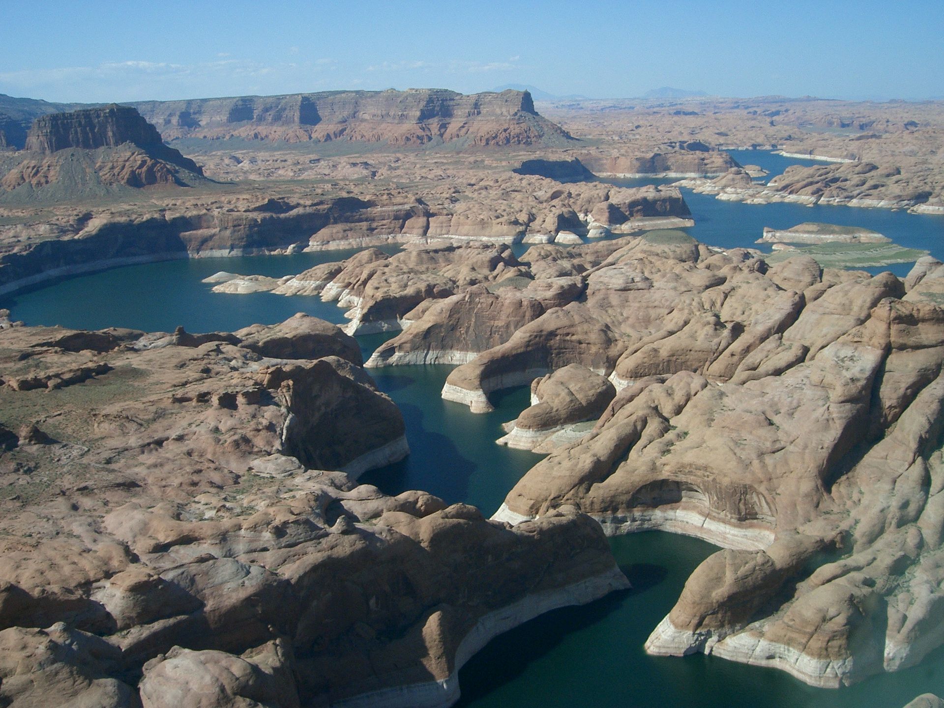 Lake Powell Utah, USA (from plane). Note the prominent "bathtub ring" made visible by low water