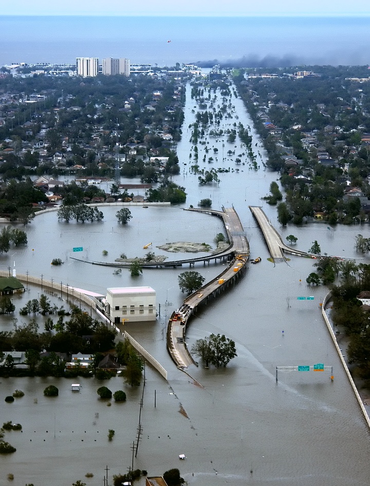 Hurricane Katrina flooding. flooded flyway system