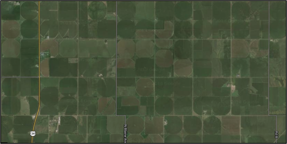Satellite images of field covered in circles due to pivot irrigation systems