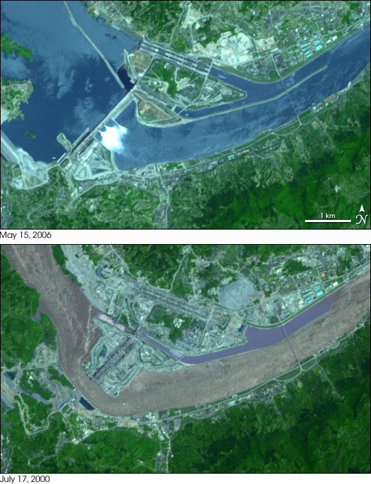 China's Three Gorges Dam satellite photos. 2000 photo has no water. 2006 photo has a lot of water
