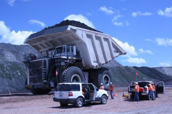 Very large haul truck. See text above image.