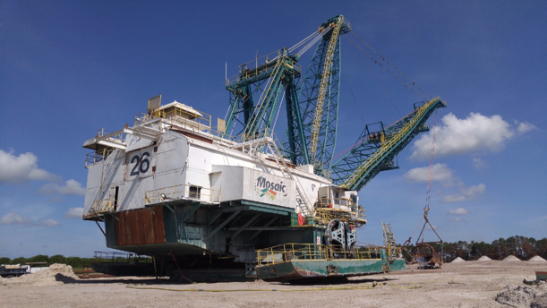 A very large dragline machine at the mining site