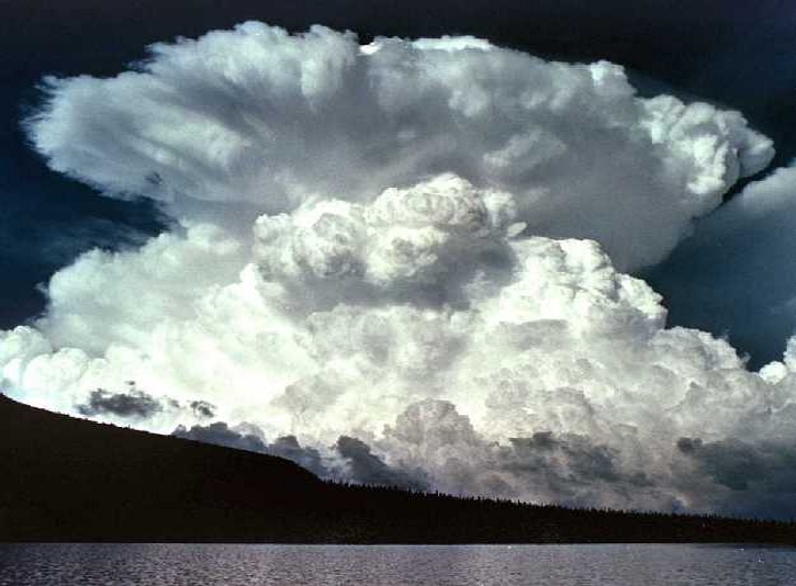 Photograph of the thunderstorms that caused the Big Thompson Canyon Flood.